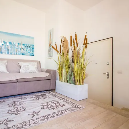 Lovely Near With Terrace! Apartment *