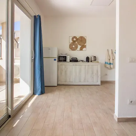 Lovely Near With Terrace! *