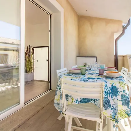 Lovely Near With Terrace! Palau
