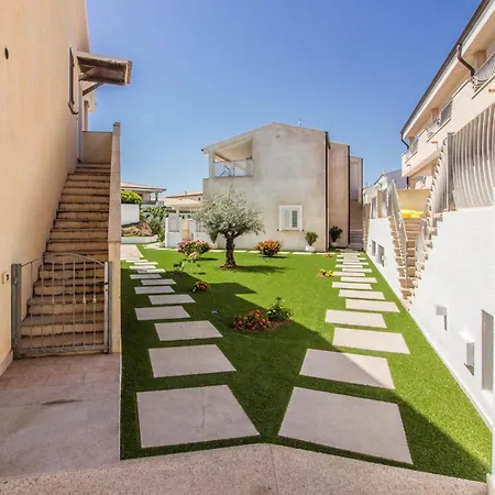 Lovely Near With Terrace! *