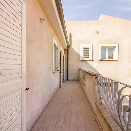 Lovely Near With Terrace! Palau